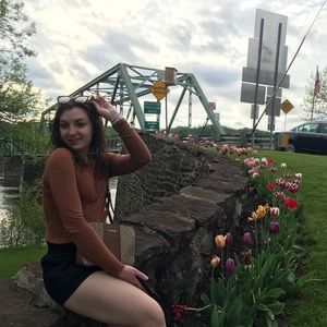 Meet your Posher, Hannah